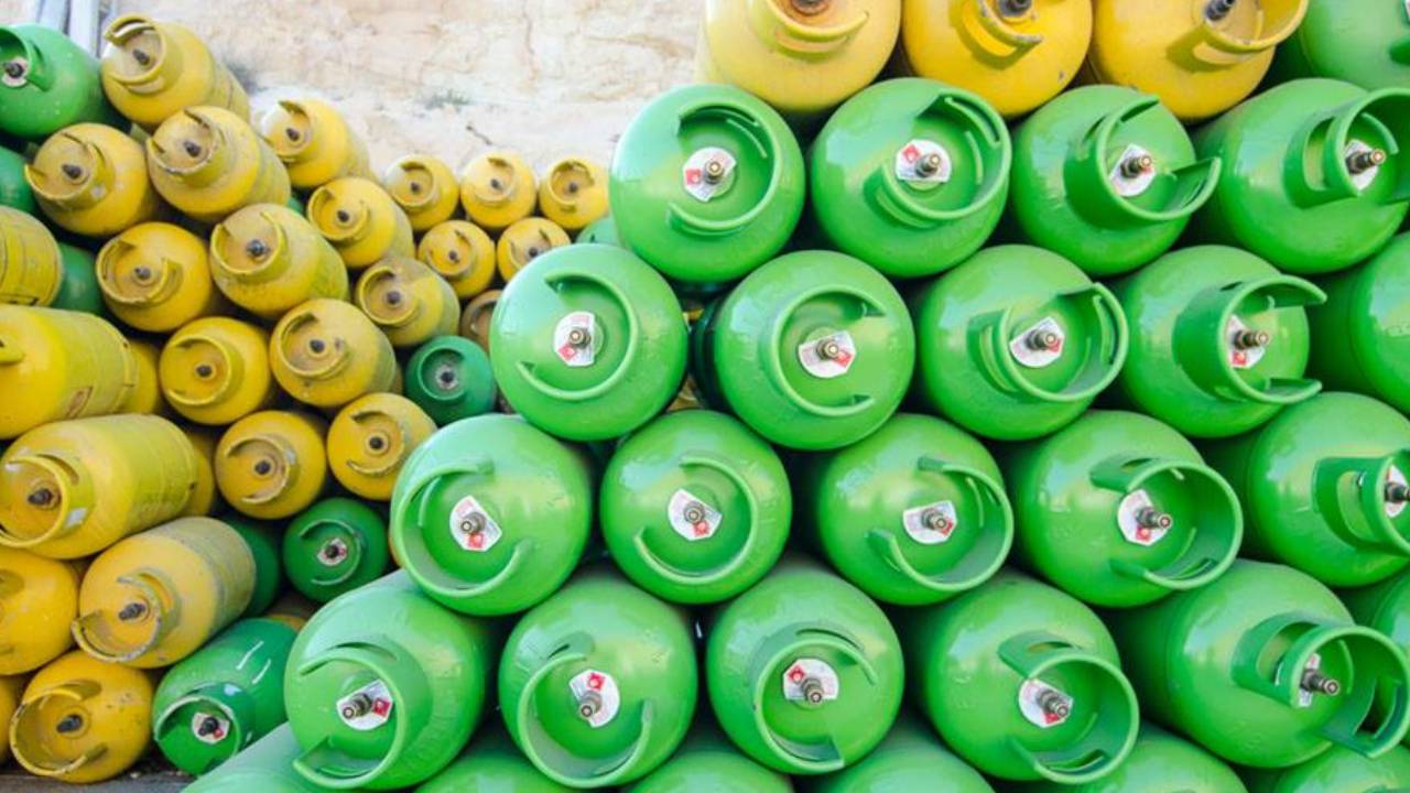 Gas cylinder prices to go down from tomorrow