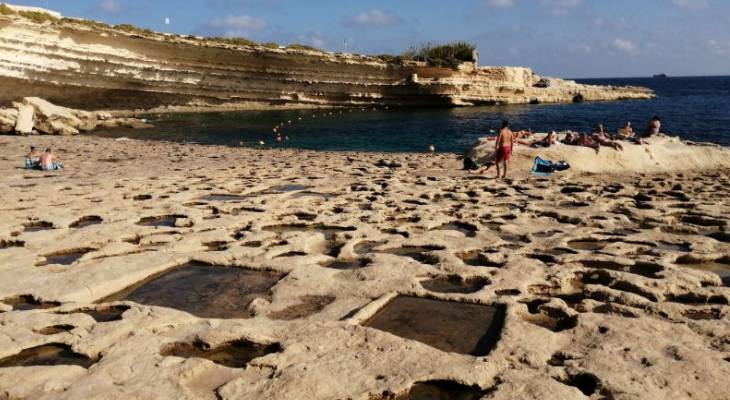 A walk around Delimara Xrobb l-Ghagin il-Hofriet