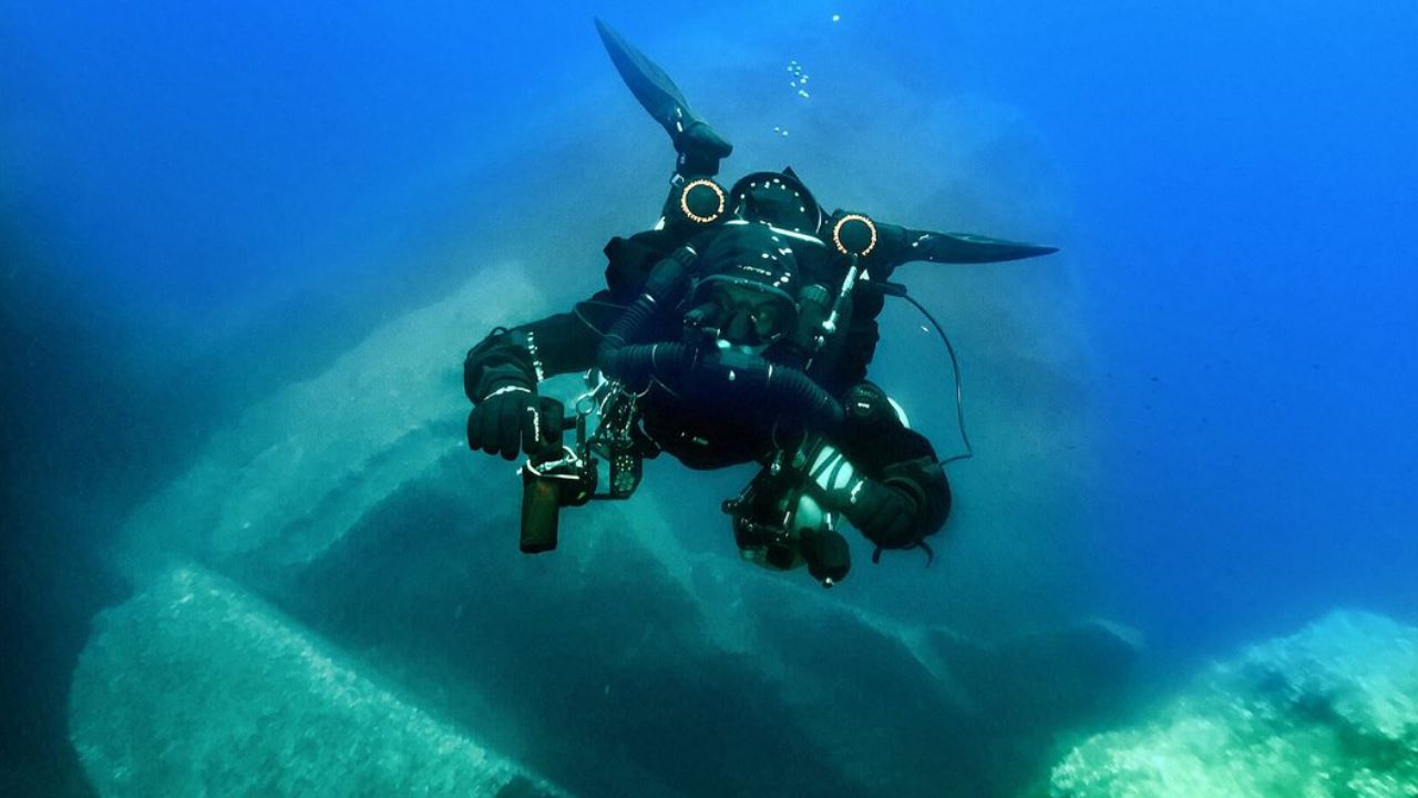 Discovering Dwejra why it’s the best diving in the Mediterranean