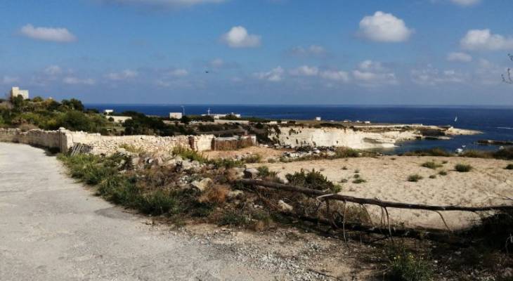 A walk around Delimara Xrobb l-Ghagin il-Hofriet