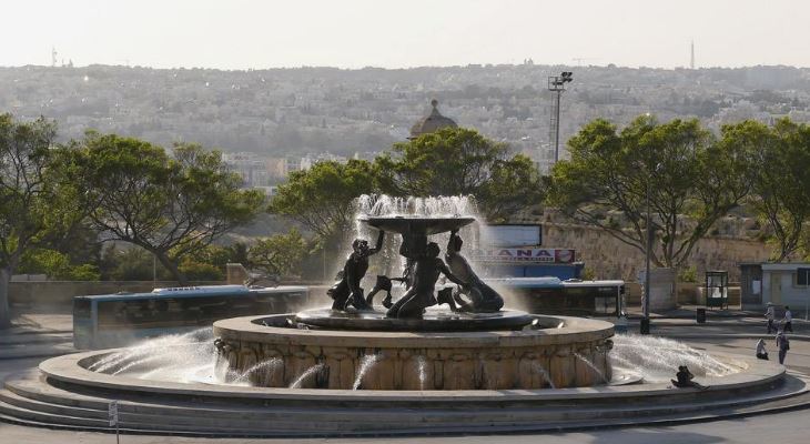fountain before restoration