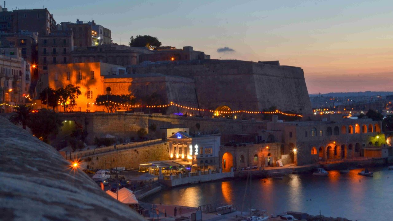 6 reasons why Malta is a great winter destination in GIFs