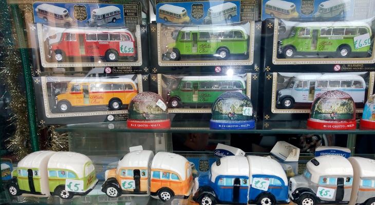 malta bus souvenirs