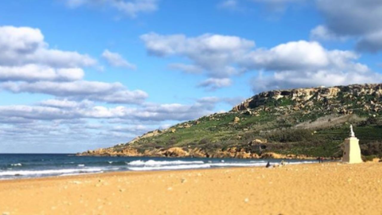 Beach picnic? Wine by the sea? Hit these 5 mustvisit Malta beaches in