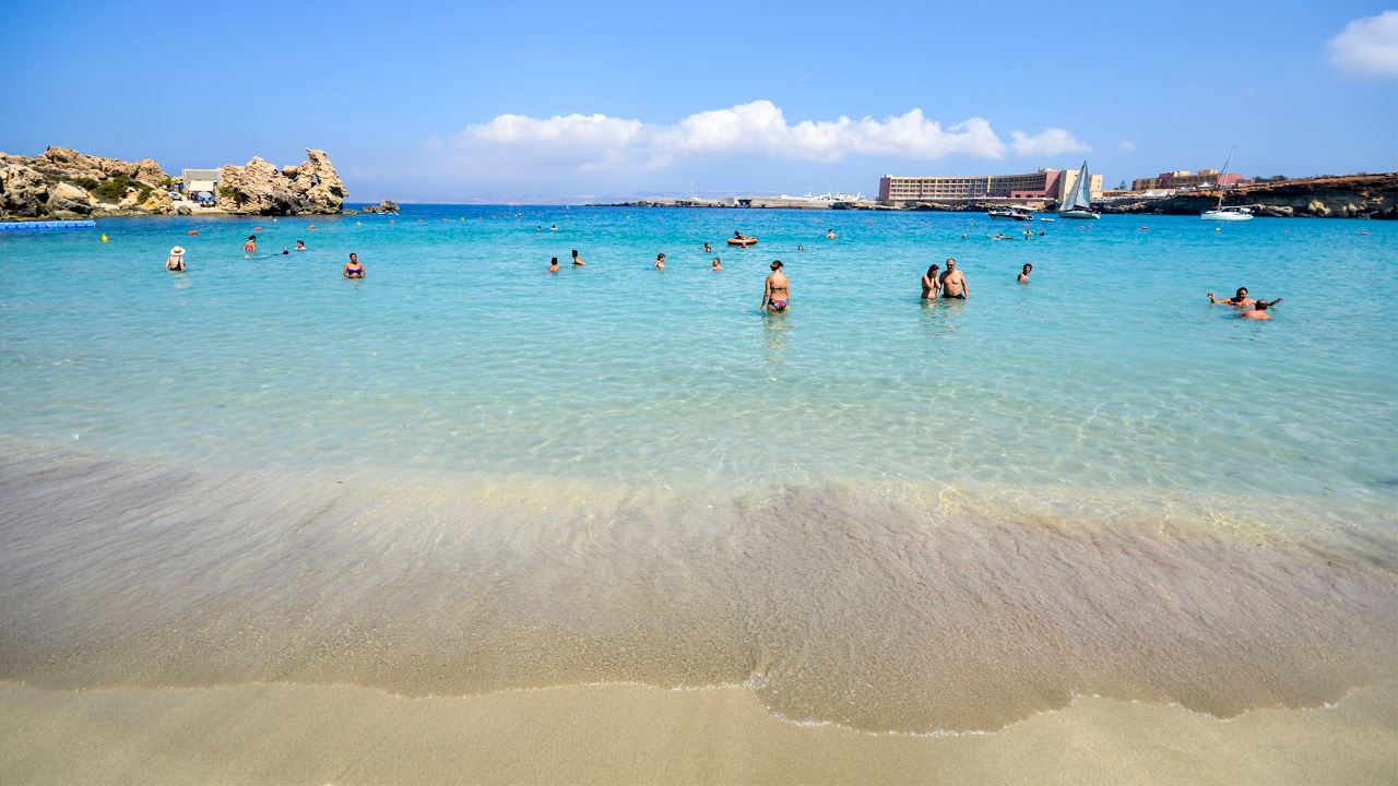 5 essentials for the perfect beach day in Malta