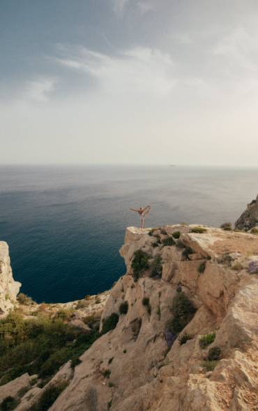 cliffs yoga malta 