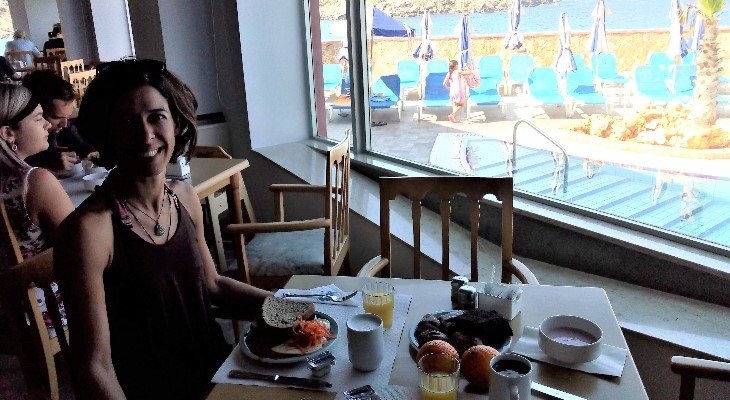 breakfast at il merill paradise bay resort