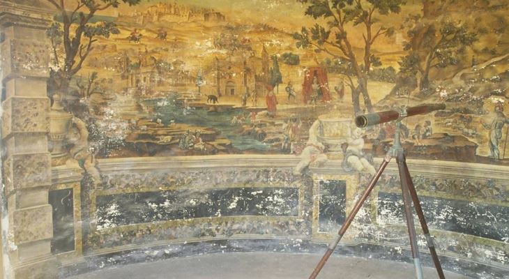 In one, a stone figure titled ‘Sapho’ stands within a marble niche – could this be a reference to the Queen of Sicily in John Lyly’s 1584 allegorical