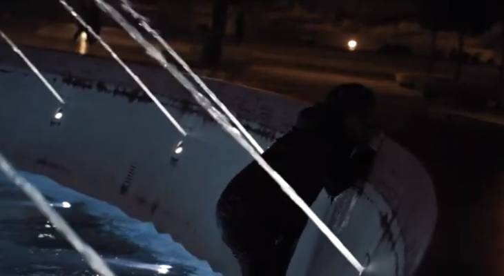 WATCH: Lad on 72-hour Malta holiday jumps into Triton’s Fountain for cheeky midnight dip