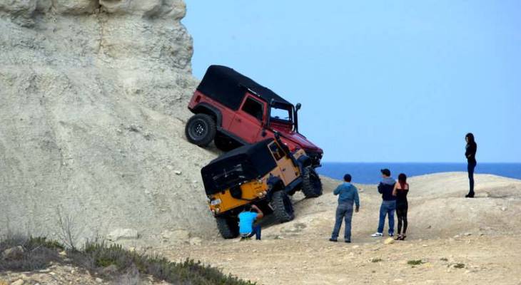 Pictures of land rovers scaling Xwejni’s White Hillock leaves online community fuming