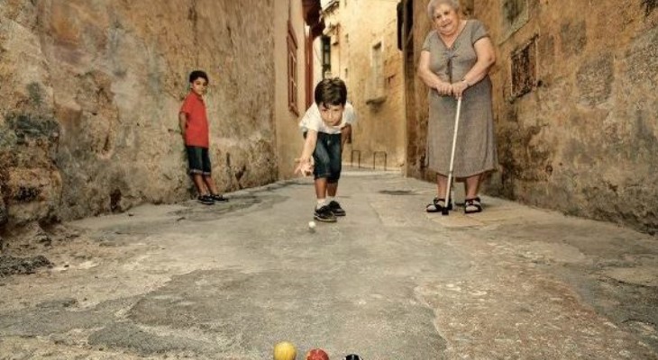 Discover these traditional Maltese street games of old