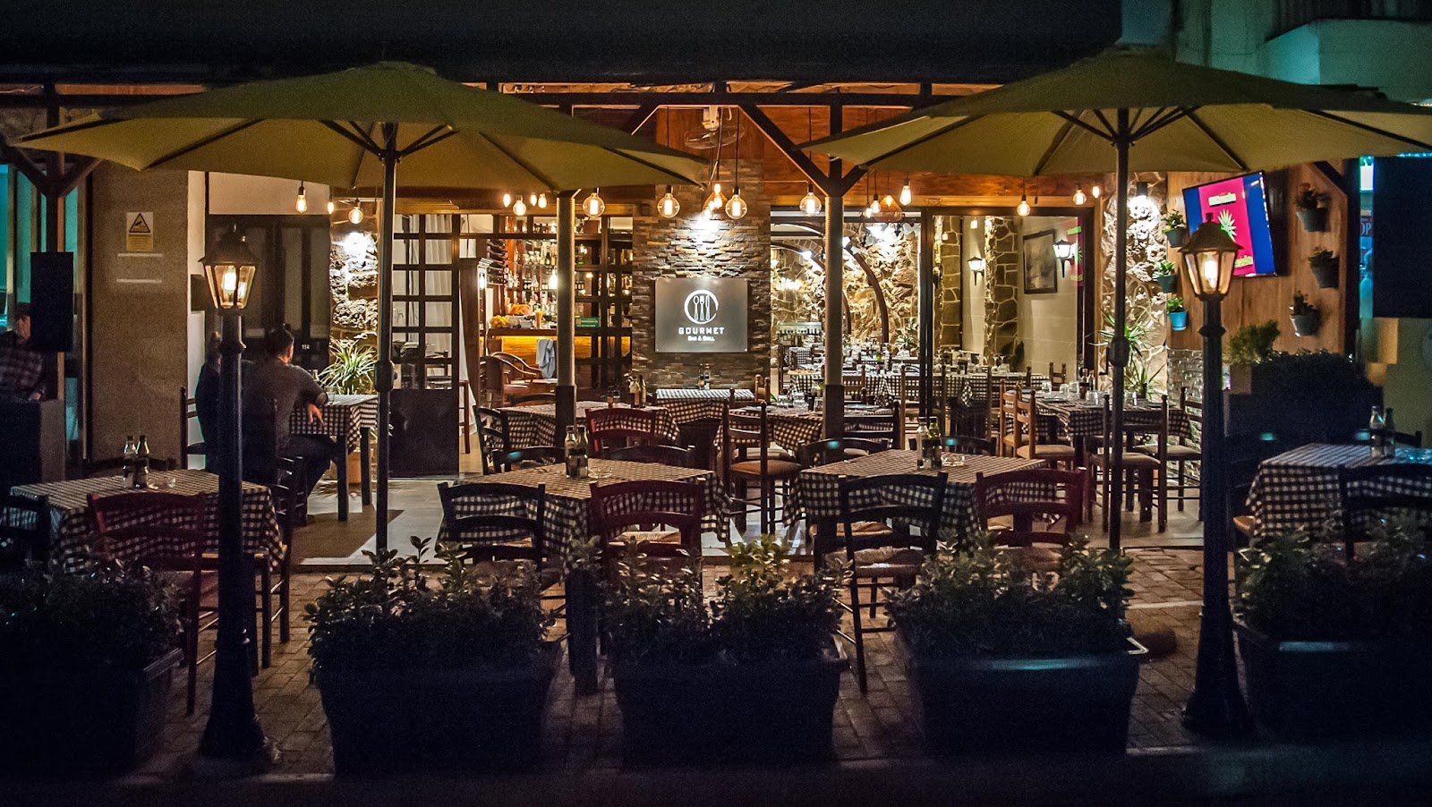 Gourmet Bar & Grill